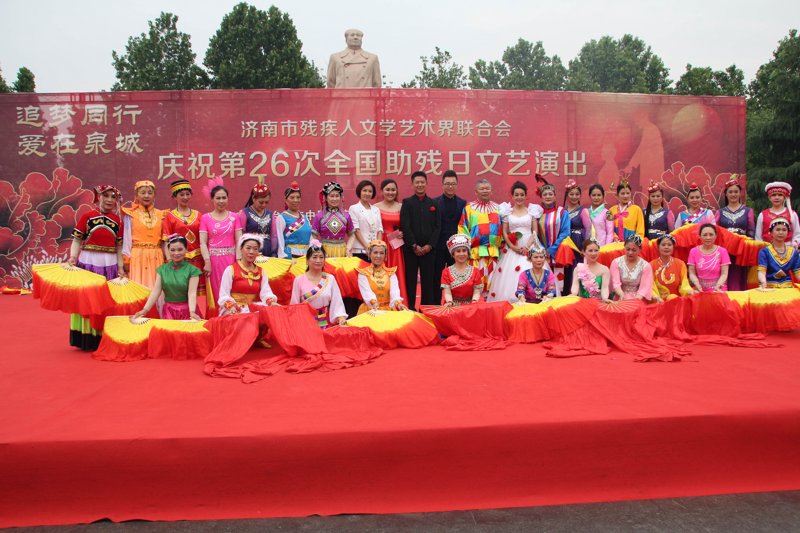 如何挑选一台适合舞蹈团表演的灯光设备?